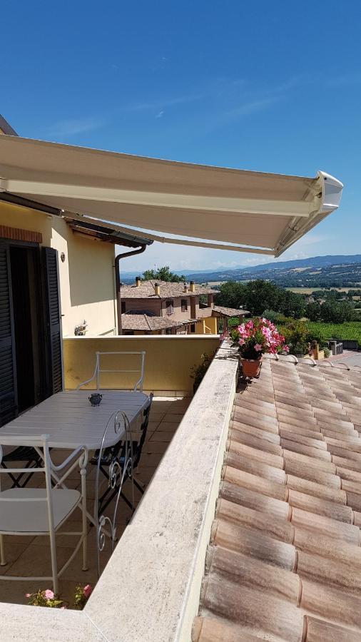 La Casa Di Marco E Lorella Fratta Todina Zewnętrze zdjęcie