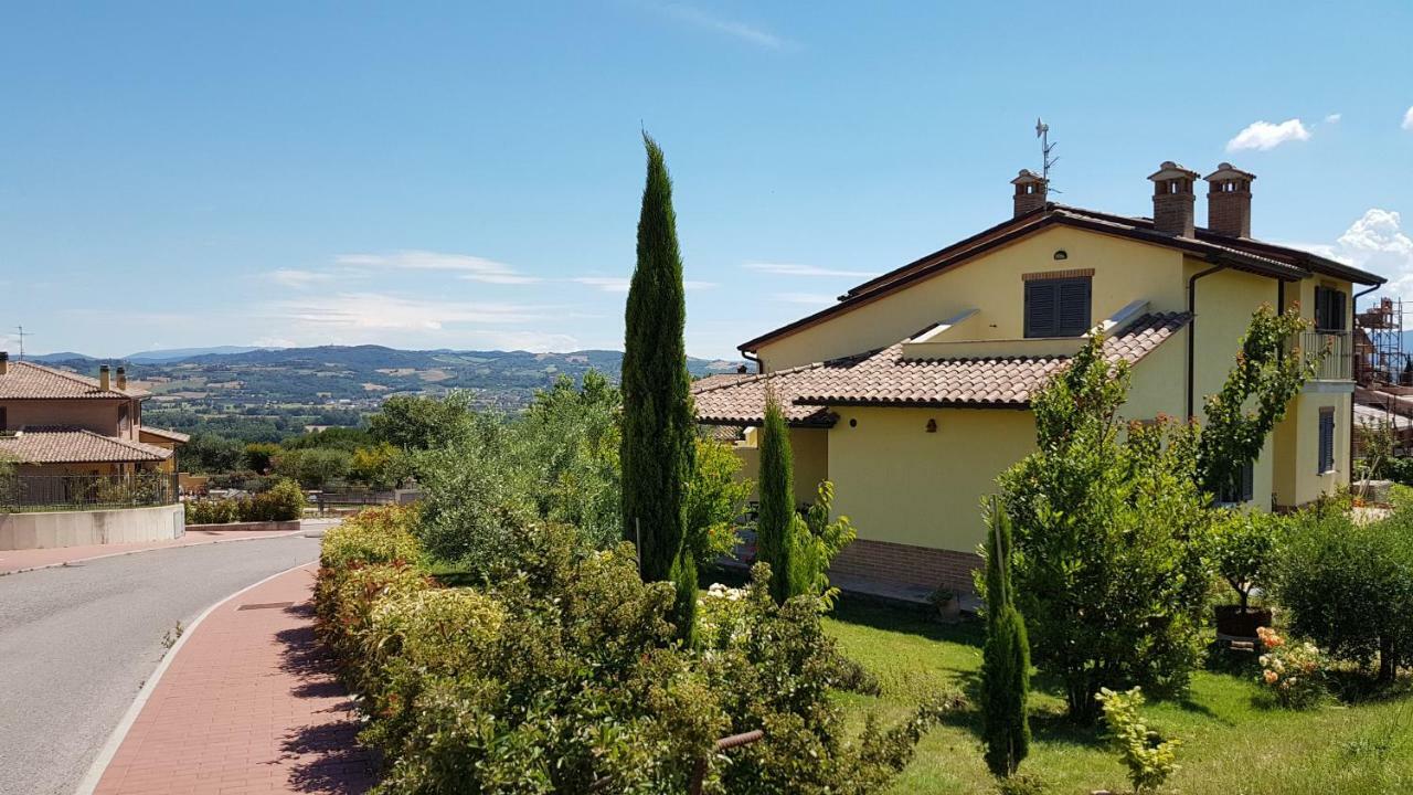 La Casa Di Marco E Lorella Fratta Todina Zewnętrze zdjęcie